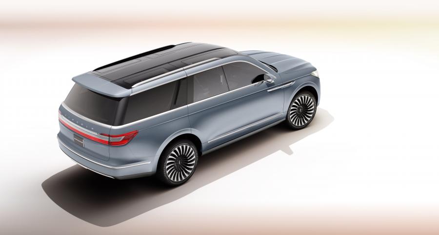  Lincoln Navigator Concept 2016 года  (фото 7 из 17)